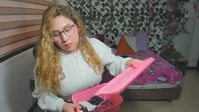antonella4youu webcam