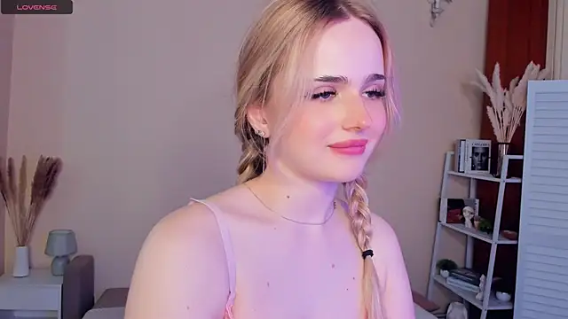 PorcelainBun webcam