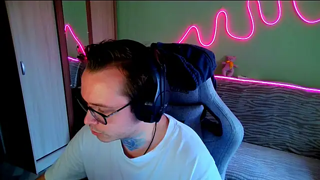 MeLanXolik webcam