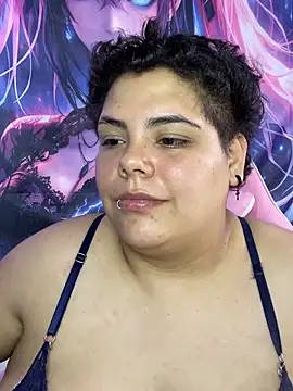 Hailey_Curvy webcam
