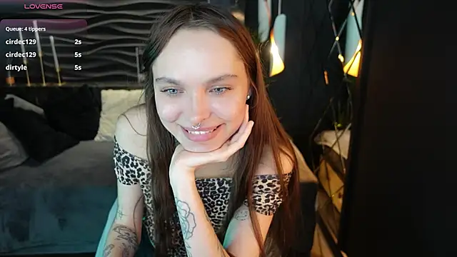 ChloeSunny webcam