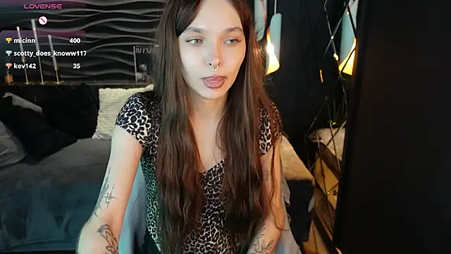 ChloeSunny webcam