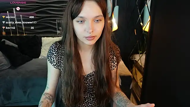 ChloeSunny webcam