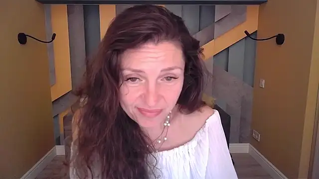 EllaLong webcam