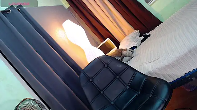 Creamycum_celinexx webcam
