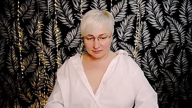 Olivia_playful webcam