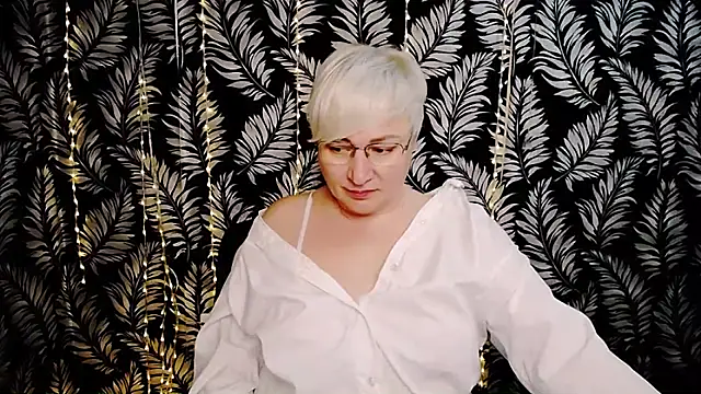 Olivia_playful webcam