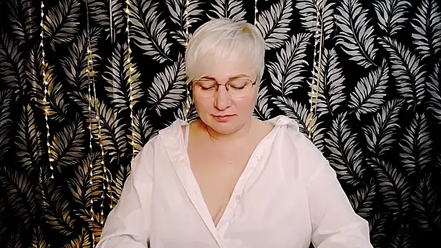 Olivia_playful webcam