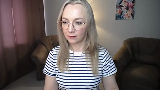Ava_Elior webcam