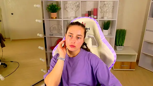 NadinnL webcam
