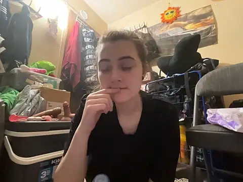 Snowbunnycake_131 webcam