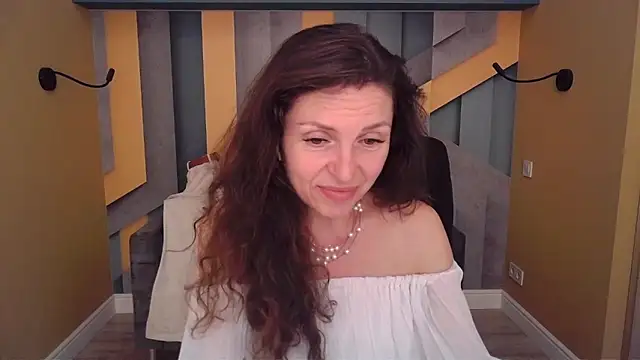 EllaLong webcam