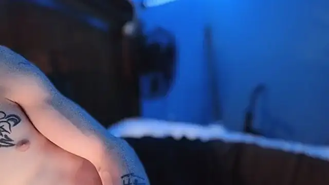 Ilovepussy1911 webcam