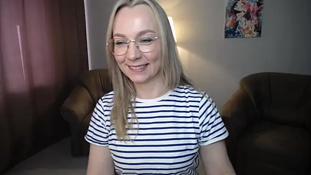 Ava_Elior webcam