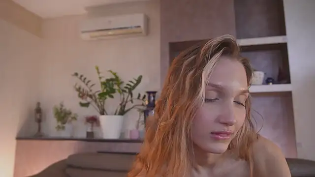 YvetteMilbrett webcam