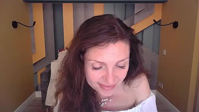 EllaLong webcam