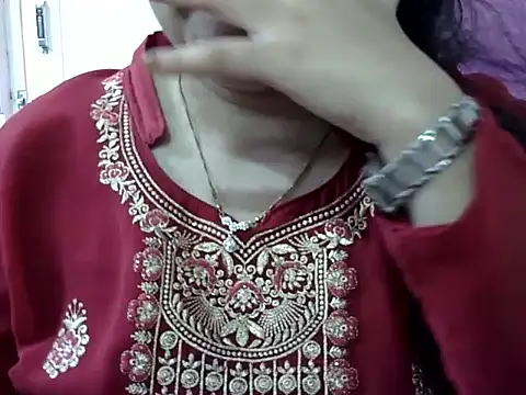 Cute_Aliyaa webcam