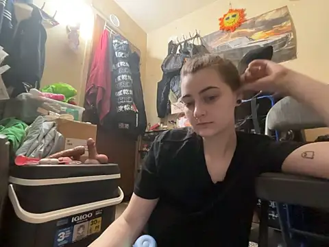 Snowbunnycake_131 webcam