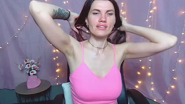 MilaLoona webcam