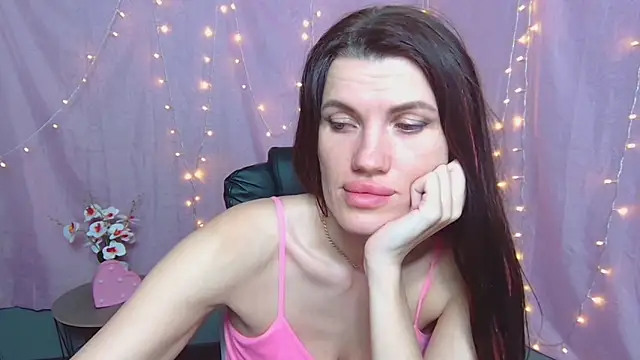 MilaLoona webcam