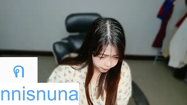 nunanunanuna webcam