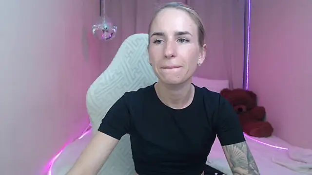 DeboraHorny webcam