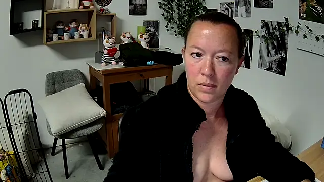 AnyaKrey@xh webcam