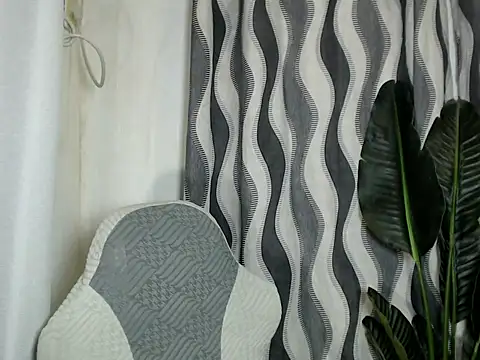 sweetiie_caren webcam