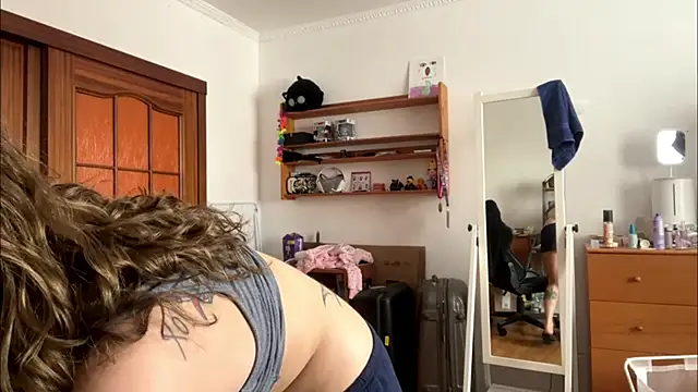 PillowPeachX webcam