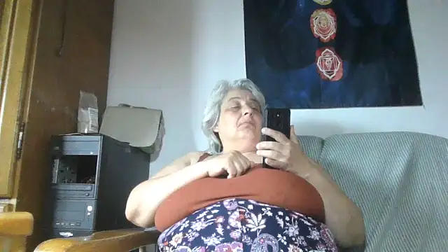 ExquisiteMature webcam