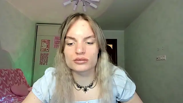 milliKira006 webcam