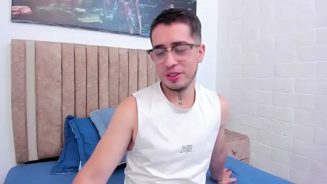 Tommas_Jhonson webcam