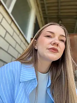 MilaMoone webcam