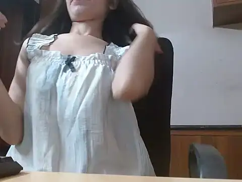 zoya_night webcam