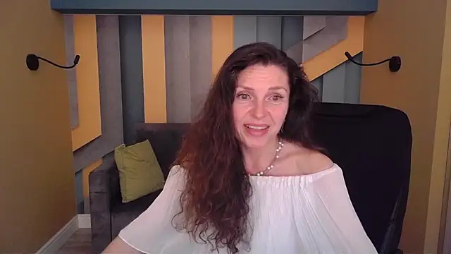 EllaLong webcam