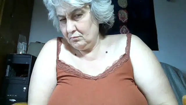 ExquisiteMature webcam