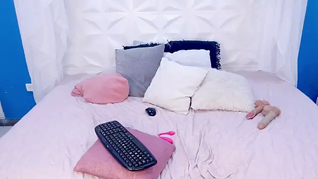 sophia_brunette_ webcam