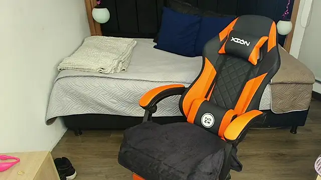 LiaMonroee_ webcam