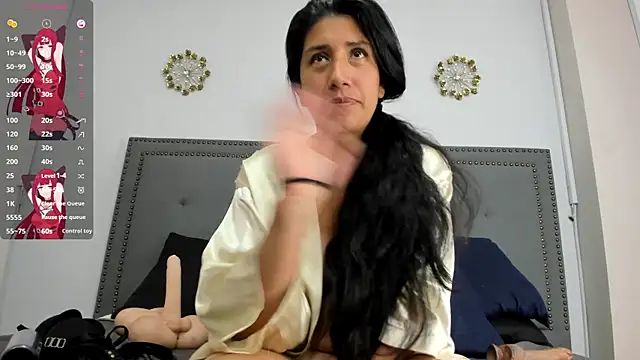 MihaCarther webcam