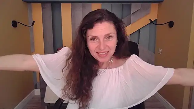 EllaLong webcam