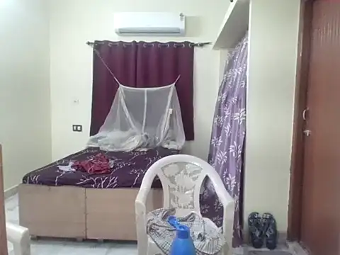 THE_NAKED_BOY webcam