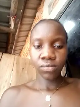 Black_juicy24 webcam