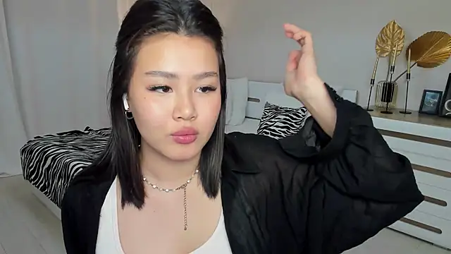 Brunette_Charm webcam