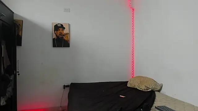 just2latins webcam