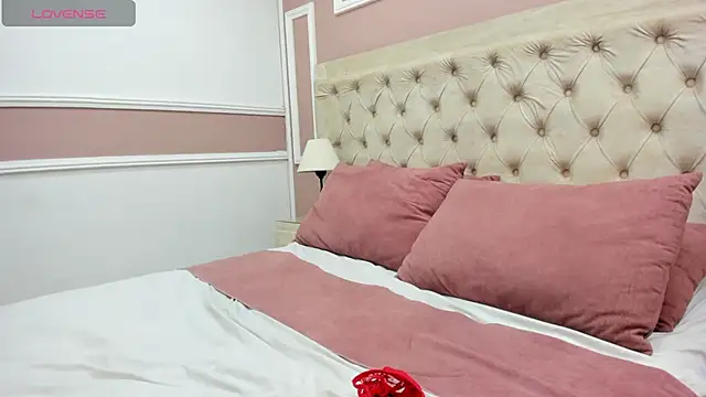 nia_taylorX webcam