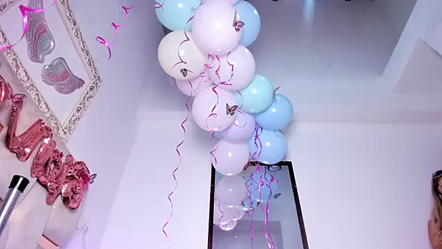 Lola_Blondie