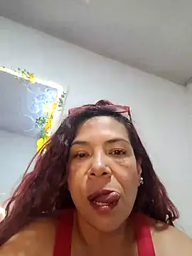 Scarlet_curly8a webcam