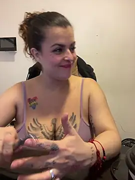 MiaHotboobs webcam