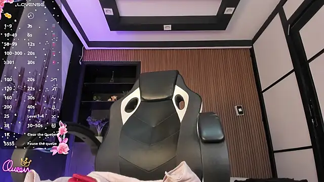 CarolineFyre webcam