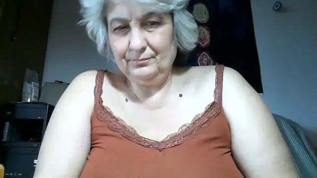 ExquisiteMature webcam